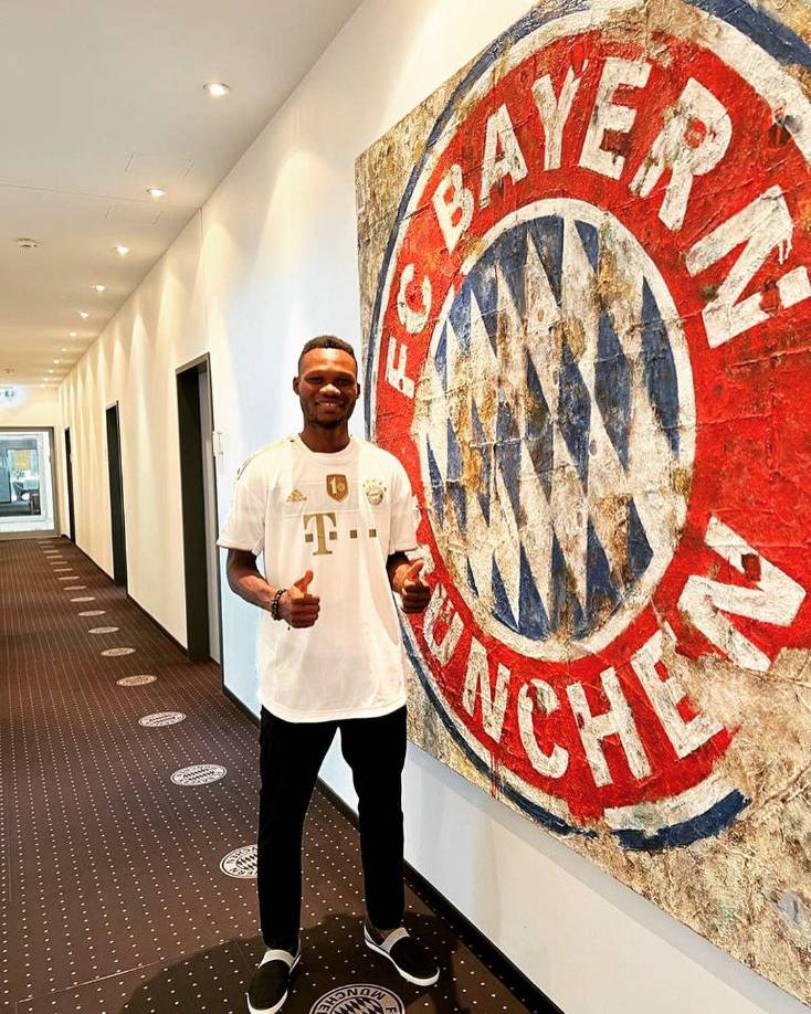 Désiré Segbé es un jugador de 29 años, el delantero debutó junto a Sadio Mané, pero a pesar de sus habilidades no ha tenido tanta suerte en el mundo del fútbol.