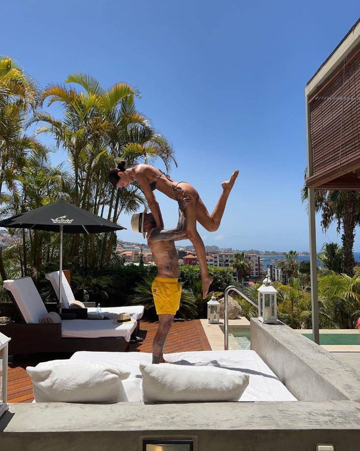 “Me cuesta tanto aceptar que esa persona pudiera romperme en mil pedazos”, proseguía Sanz en su carta.