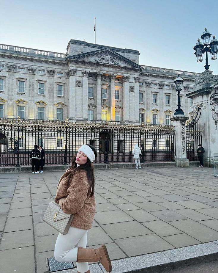 Frida es hija de Frida Muñoz Román y Édgar Guzmán López, descendiente del reconocido narcotraficante mexicano.