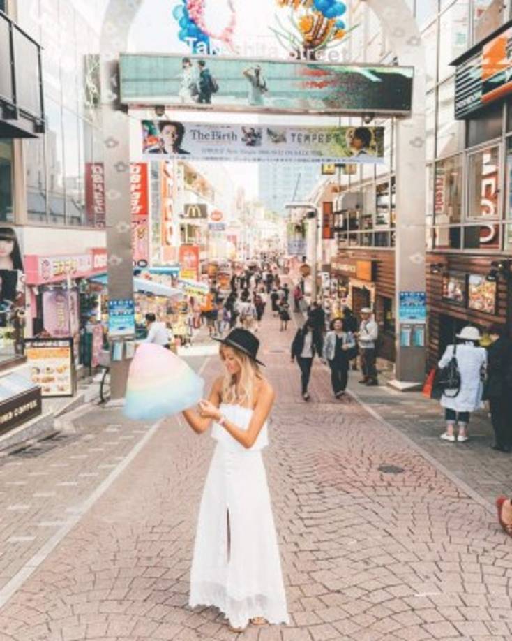En total, la pareja factura más de medio millón de dólares mensuales por sus fotos en Instagram.