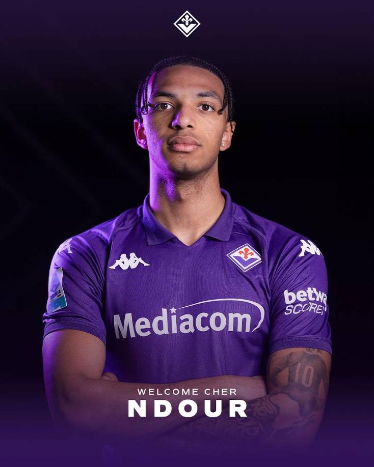 Cher Ndour, centrocampista de 20 años, se va del PSG y ficha por la Fiorentina. El jugador ha estado cedido desde el pasado verano en el Besiktas. Con este traspaso, el París Saint Germain hace hueco en su cupo de cesiones.