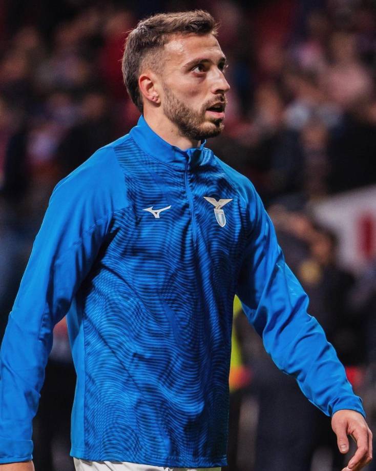 Mario Gila ‘rechaza’ al Real Madrid: “¿Si quiero ser una nueva referencia para la Lazio? Absolutamente sí, no me muevo de aquí, aunque el Madrid tenga una opción y llegaron propuestas. El club cree en mí y yo creo en la Lazio”.