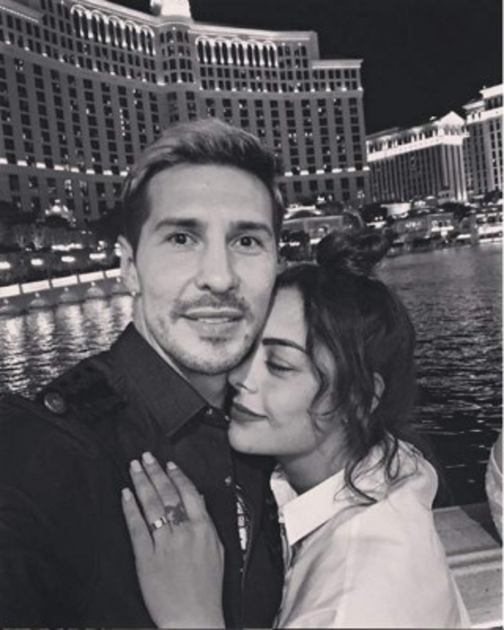 Para decepción de muchos, la paraguaya tiene pareja y presumen su amor en sus publicaciones en redes sociales.