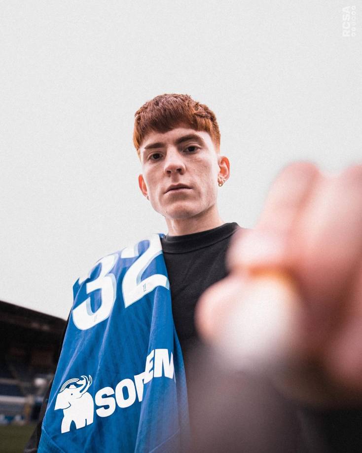 El argentino Valentín Barco, que ha jugado cedido en el Sevilla la primera mitad de la temporada, jugará la segunda en el Estrasburgo francés, a préstamo con opción de compra por el Brighton inglés.