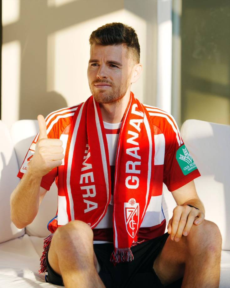 El Granada confirma el fichaje del centrocampista Gerard Gumbau, quien también era sondeado por el Barcelona, pero al final se decantaron por Romeu.