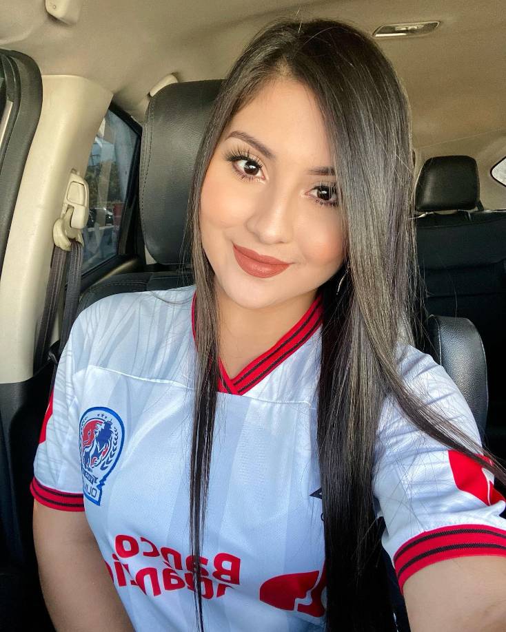 Vale Bridgith: Linda edecán hondureña que presumen en sus redes sociales su sentimiento por el Olimpia