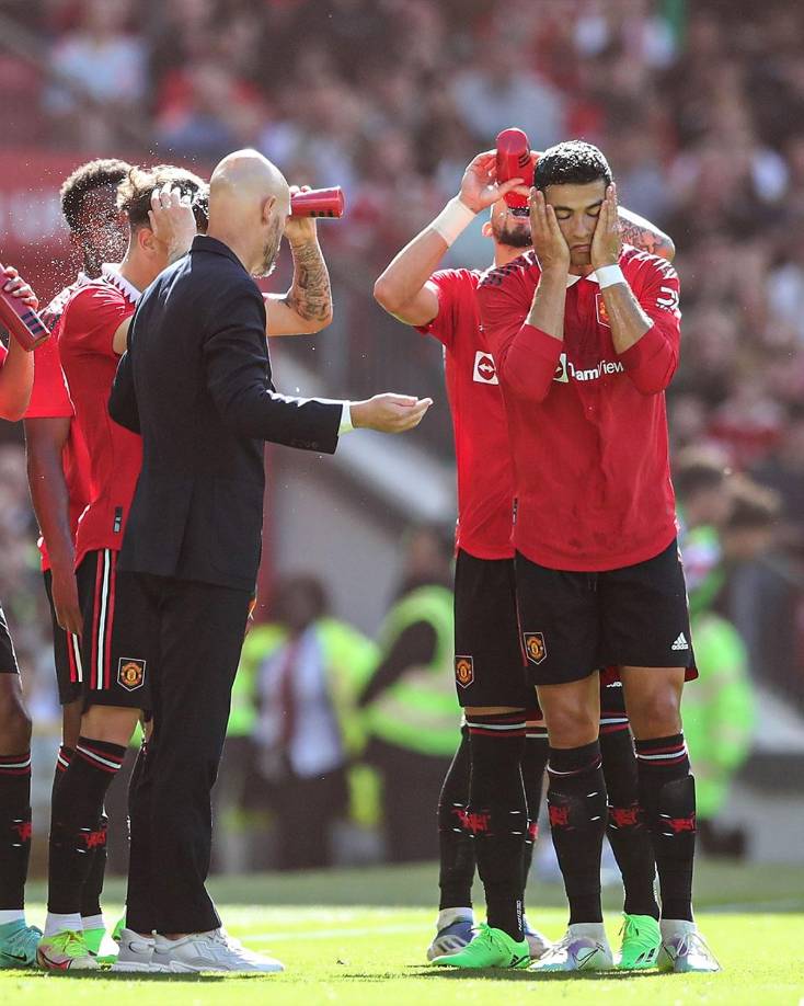 El delantero portugués, que el pasado lunes voló a Manchester para reunirse con directivos del club y con su nuevo entrenador, Erik Ten Hag, les expresó antes de incorporarse a la dinámica de entrenamientos de sus compañeros su deseo de abandonar el equipo para jugar en uno con el que poder por la Liga de Campeones.