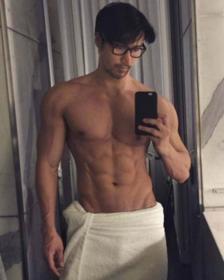 Tan es el dueño de la firma Chuando&Frey, responsable de algunas de las campañas más espectaculares de firmas como Harper's Bazaar, Elle, Muse, Jalouse, Levis o L'Oreal, entre otras.