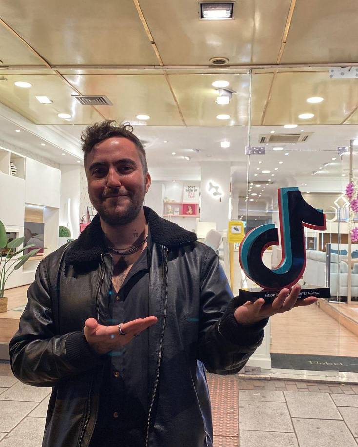 El cantante guarda un muy buen recuerdo de aquel momento: “Fue brutal. Ella no había cantado nunca y tuvo que salir de su zona de confort. Yo estaría temblando, pero salió brutal.