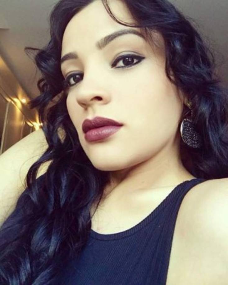 Virginia Varela es la hermosa esposa del catracho Emilio Izaguirre.