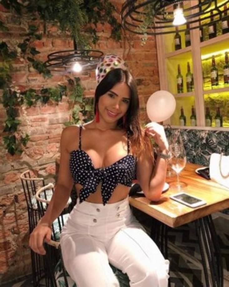 Un portal colombiano asegura que el novio de María Fernanda Aguilar, Julián González, desmintió que ella se hubiera lanzado a auxiliarlo.