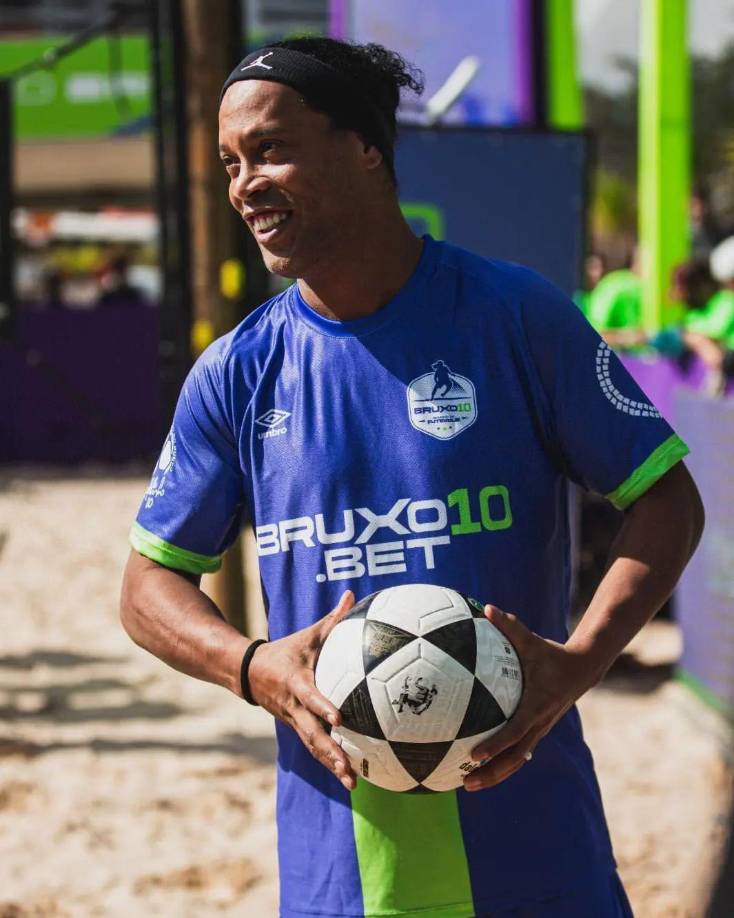 Tras días de sus polémicas declaraciones, Ronaldinho aclaró la polémica con un comunicado en su cuenta oficial de Instagram, donde reveló que se trataba.