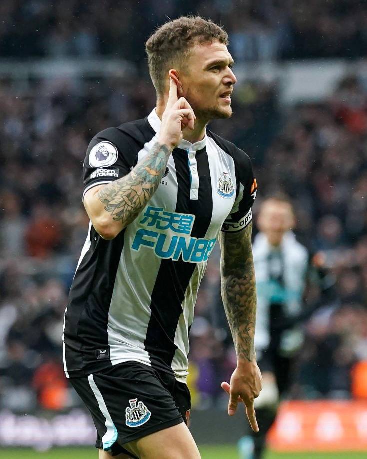 El FC Bayern ha enviado una nueva oferta formal de 15 millones al Newcastle por Kieran Trippier. El equipo inglés quiere que el lateral se quede, informa Fabrizio Romano.