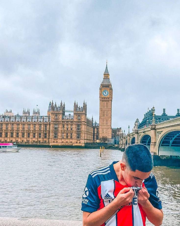 “Esperé hasta las 3 y media. Antonella salió de casa, bajó la ventanilla del coche, nos habló con la mejor de las intenciones y nos dijo que ella iba a recoger a sus hijos. A las tres horas apareció él, pero no me dio la oportunidad de conocernos”, detalló Juan Polcan.