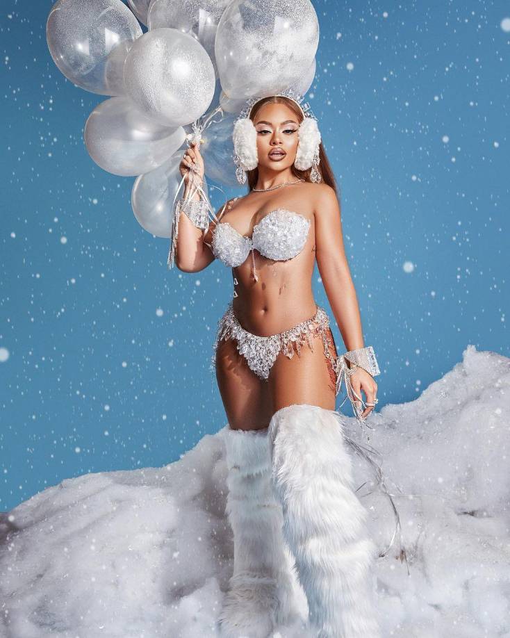 Entre los nominados de la categoría de este año están la rapera Latto, Muni Long y el cantante hijo de inmigrantes mexicanos Omar Apollo, tres intérpretes a los que la propia aplicación china ha catalogado entre los mejores artistas emergentes de su plataforma.