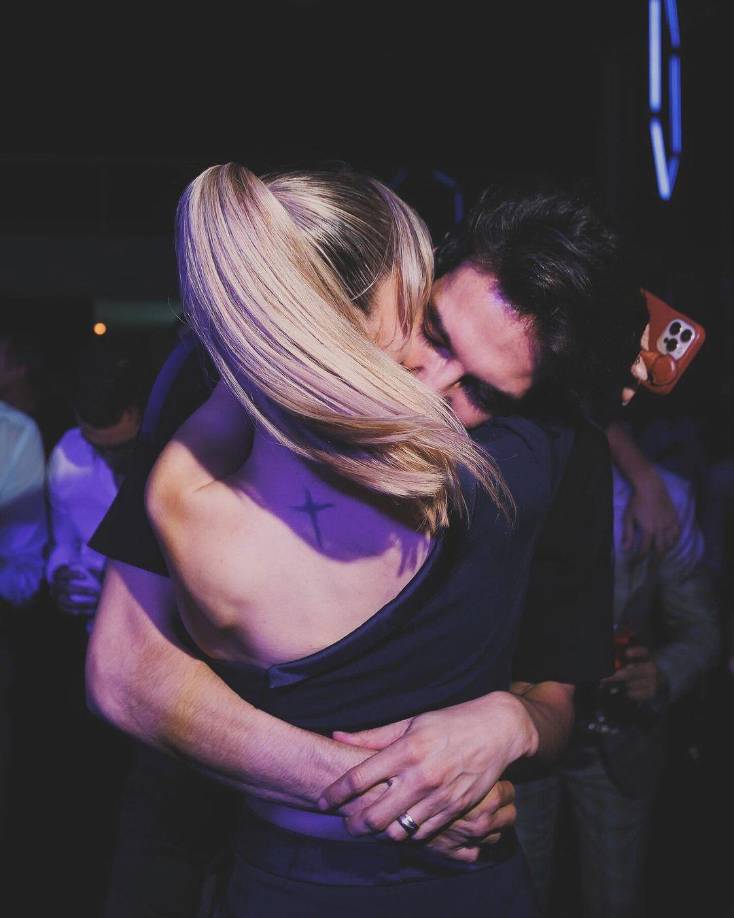 Cabe destacar que la vida amorosa de Kaká siguió adelante y en 2016, solo un año después de haberse divorciado de Caroline Celico, el exjugador empezó a salir con Carol Dias, una modelo brasileña que por ese entonces tenía 24 años.