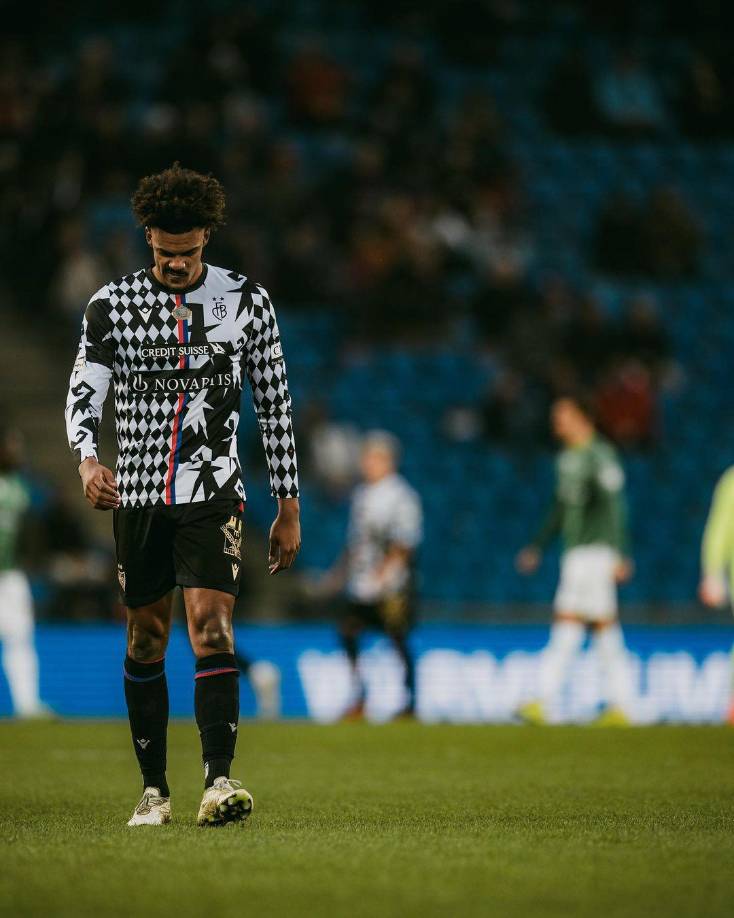 Fabrizio Romano confirma un nuevo fichaje para el Chelsea. Se trata del central portugués del Basilea, Renato Veiga.