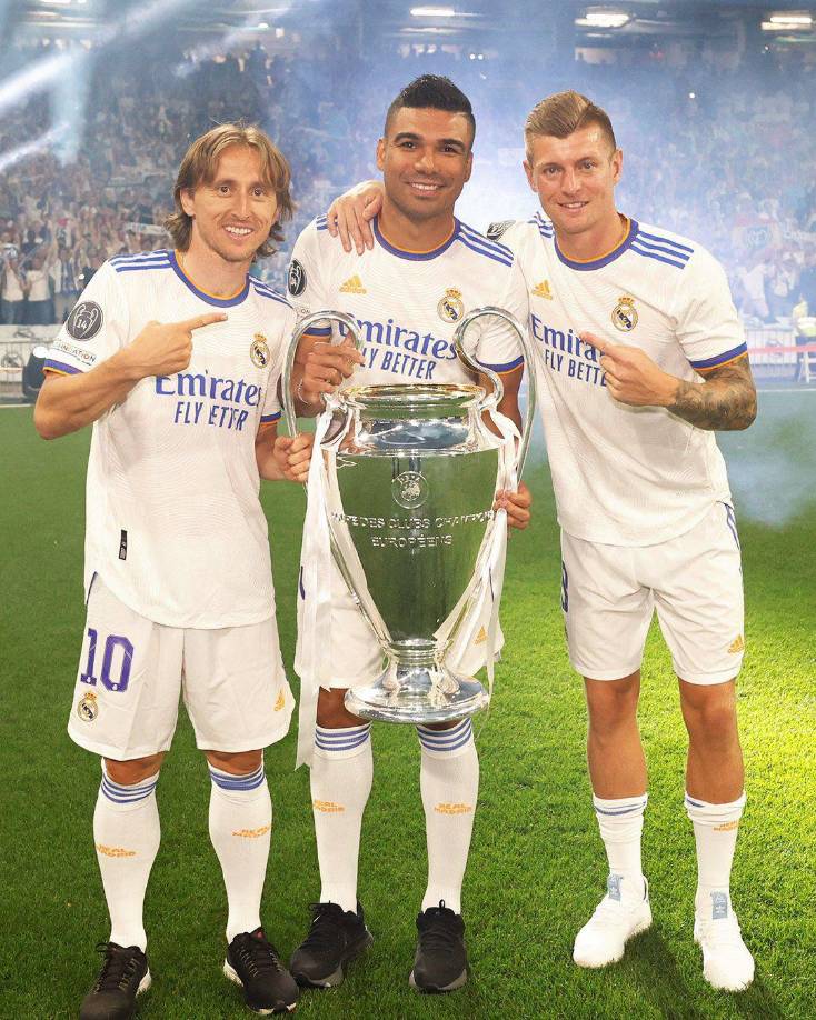 Como el ‘Triángulo de las Bermudas’ era conocido el tridente del mediocampo del Real Madrid. Modric con un pequeño texto y acompañado de la foto de la decimocuarta Champions publicó: “¡Qué viaje!”