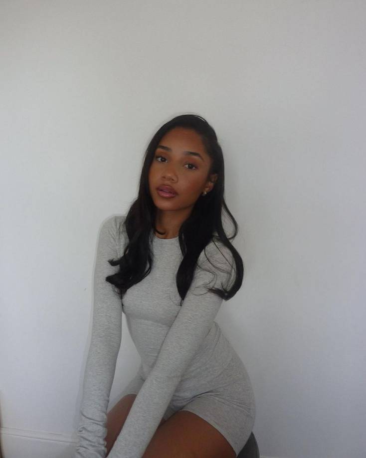 Con 22 años de edad, Chitty estudió en la Universidad Estatal del Reino Unido y le interesa el arte.