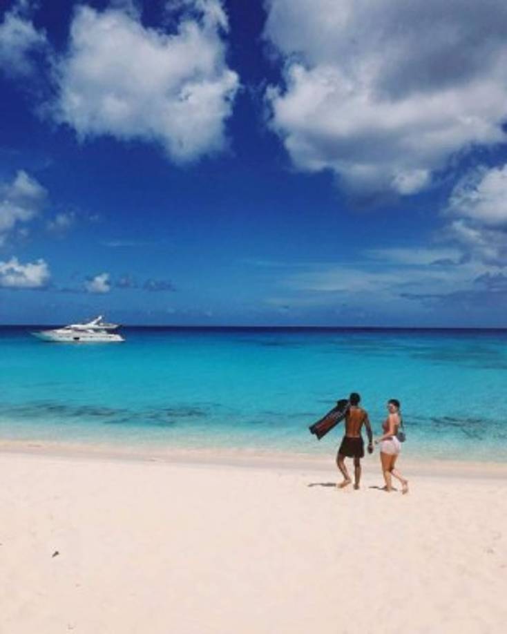 Kylie Jenner, Travis y la pequeña Stormi tuvieron una de sus primeras vacaciones familiares en el Caribe.