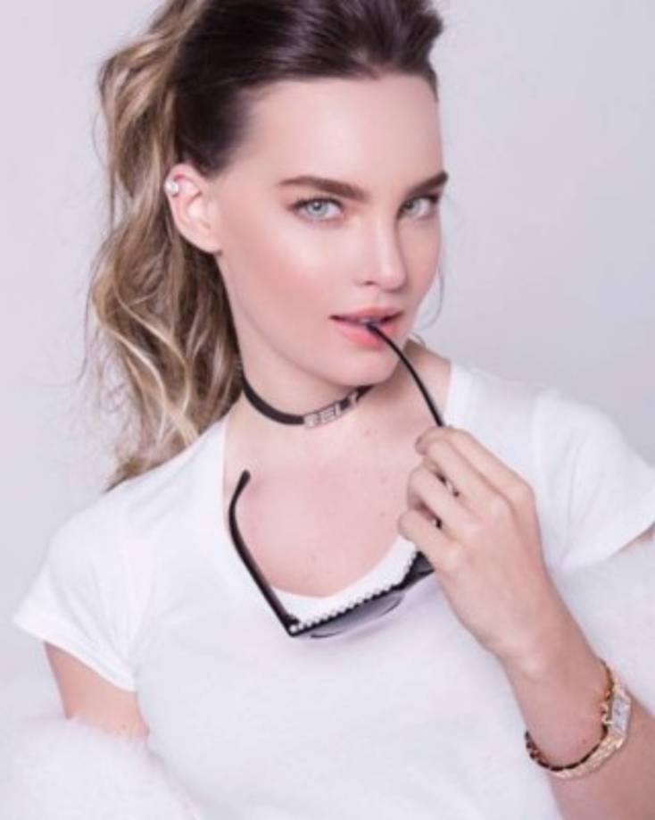 'No uses pieles de animalitos... sufren muchísimo. Para mí eres una excelente cantante y persona... por favor no lo hagas, no uses pieles, no fomentes ni apoyes esa practica cruel y despiadada... Beli', remató ravel1.<br/>