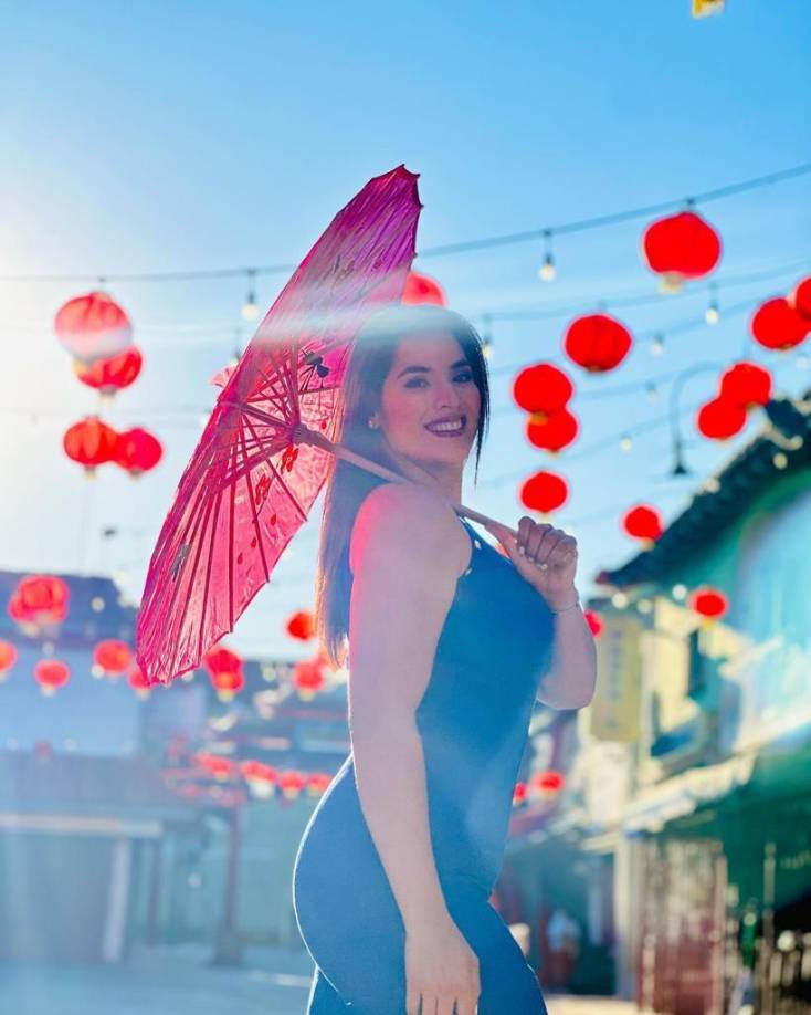 Asimismo compartió fotografías desde un Chinatown. 