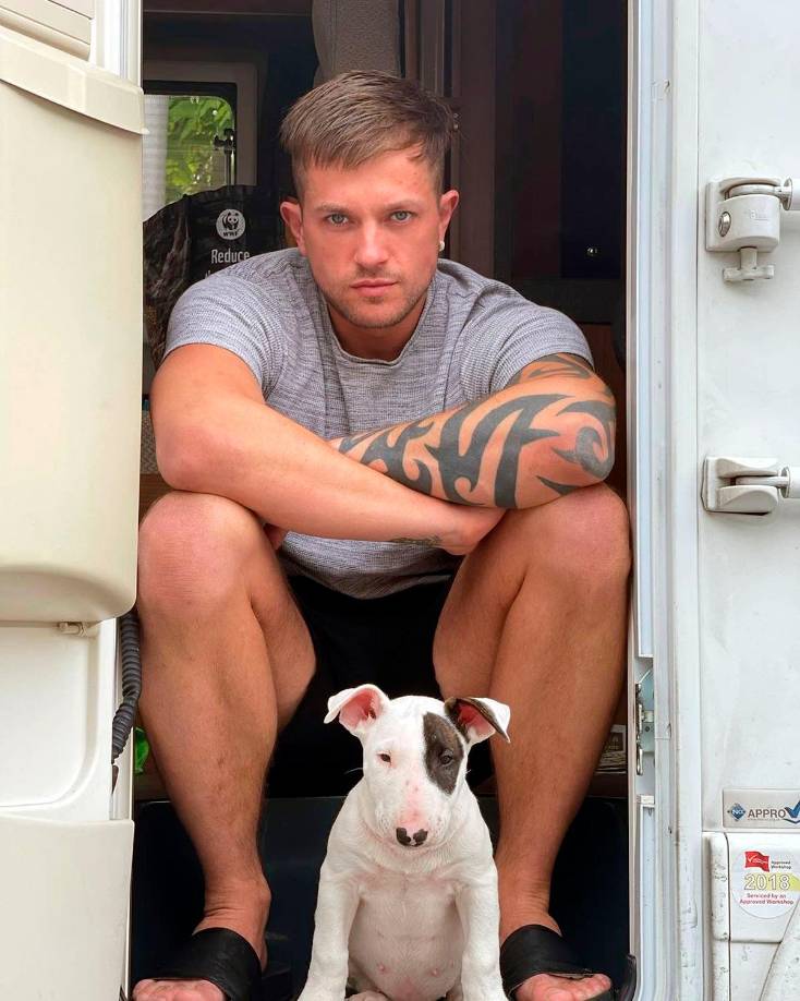 Cuando salió de la cárcel, el mundo del fútbol le cerró las puertas al jugador y se dedicó a las reformas y a la pintura de viviendas.