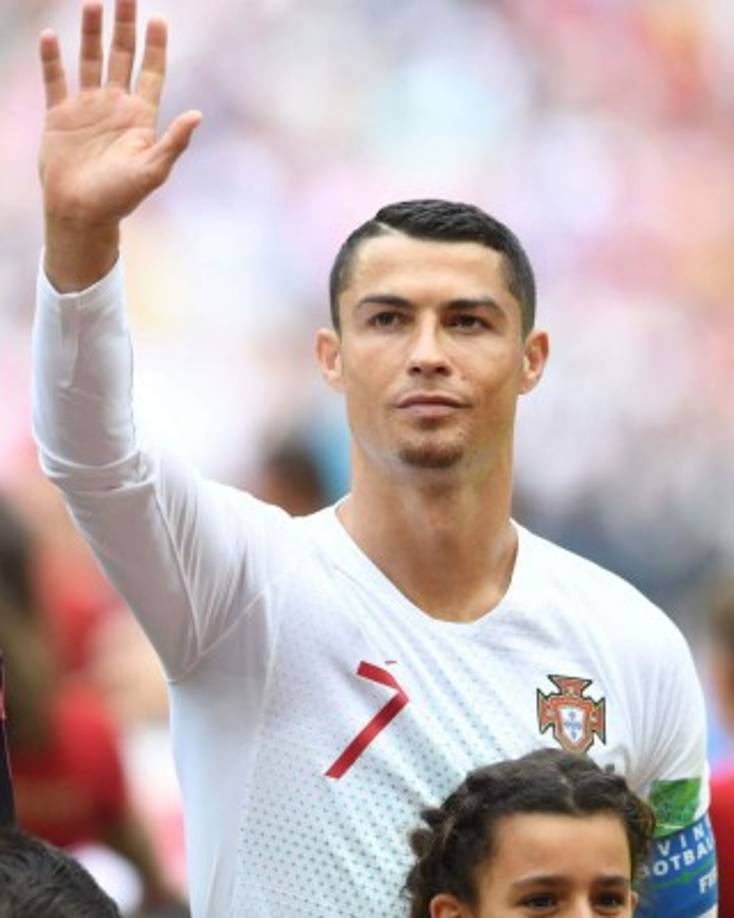 Cristiano Ronaldo ingresó sonriente en el juego pero al final de tantos gritos de Messi tuvo su reacción de enfado.