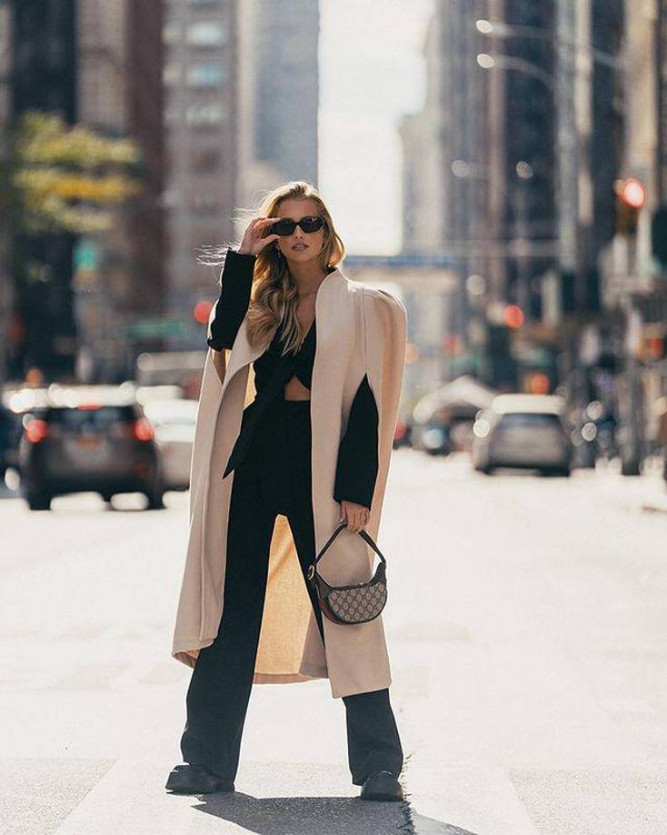 “Todos los días, en todo el mundo, vemos mujeres que luchan por sus derechos, esforzándose por ser independientes y en pie de igualdad con los hombres”, publicó posteriormente en su Twitter.