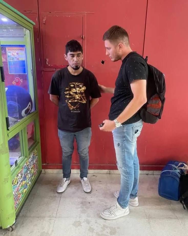El principal sospechoso fue identificado como Matías Bulacio, de 34 años, tío de Karen, quien fue detenido al intentar huir.