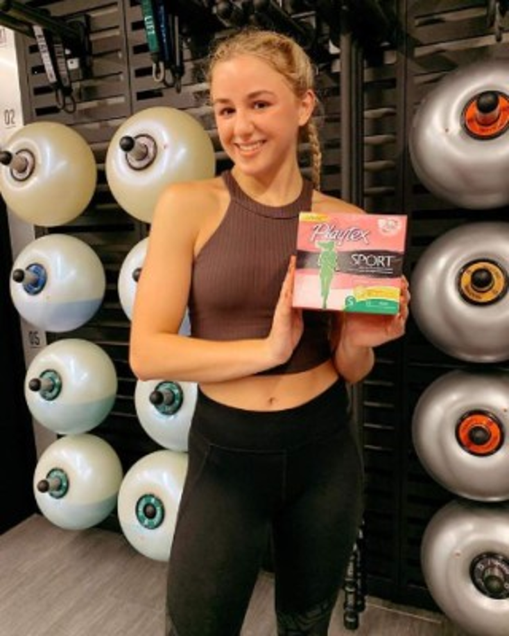 Lukasiak tiene 18 años de edad, y se ha dedicado a escribir libros.