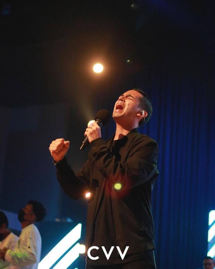 Como en todos los eventos hubo alabanza en vivo e invitados internacionales.