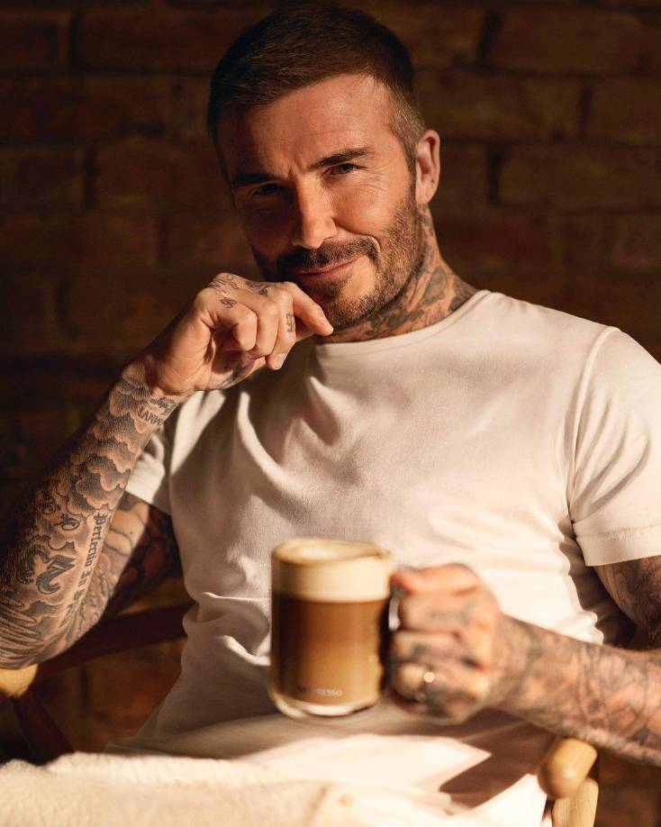 2013: El exfutbolista inglés David Beckham, fue centrocampista del Manchester United, actual socio del equipo Inter Miami de la MLS estadounidense, empresario, modelo y esposo de Victoria ex Spice Girls.