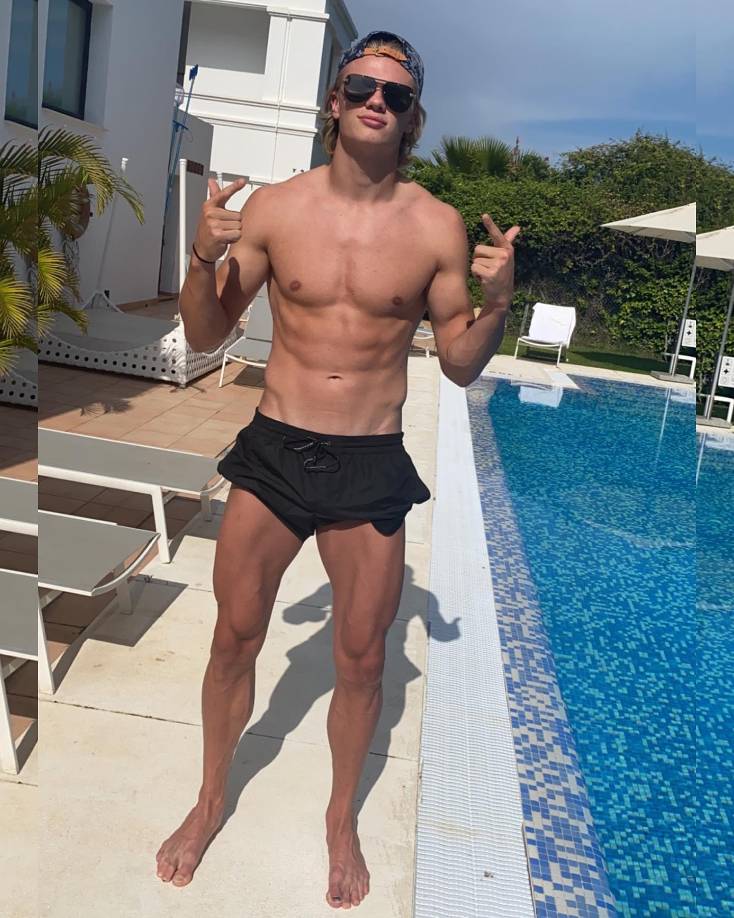 Haaland reveló otros “secretitos” que le permiten tener una mejor condición de salud. El primero, es el agua filtrada, y el segundo, los rayos del sol.