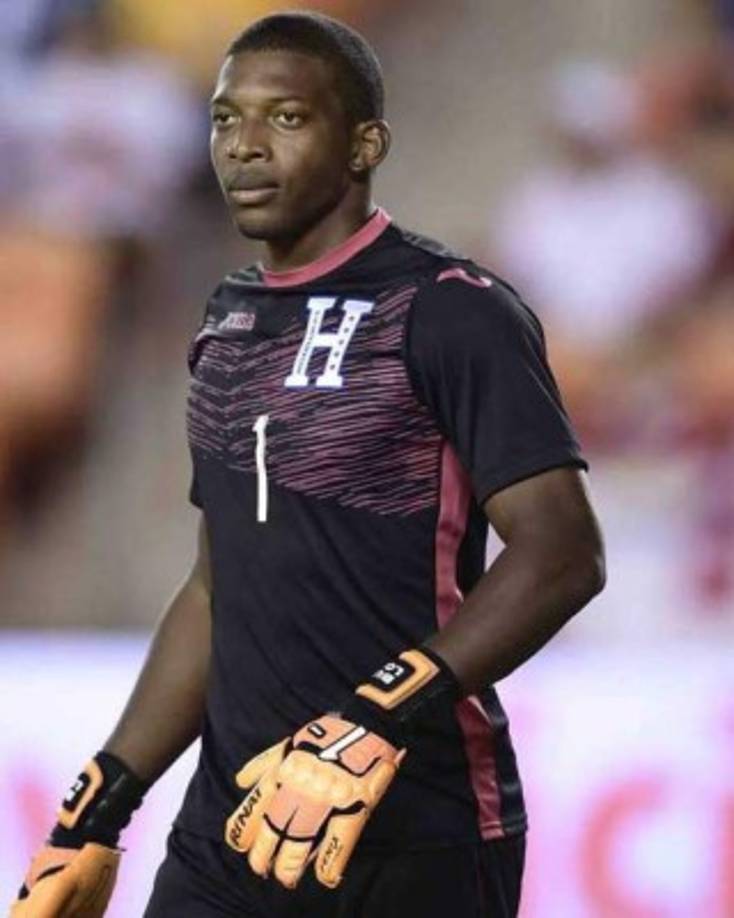 Buba López:En declaraciones a Diario AS, el portero confesó que ha vivio un calvario luego de su lesión ya que no ha podido debutar en Los Ángeles F.C. de la Major League Soccer de EUA. El arquero asegura que no se mueve del club ya que planea consolidarse en el exterior.