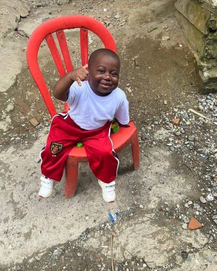 Su madre, Tatiana Medina, hace algunos meses, le desveló al Canal Caracol que “él no crece como un niño normal, sufre de hipotiroidismo e hipoglicemia”.