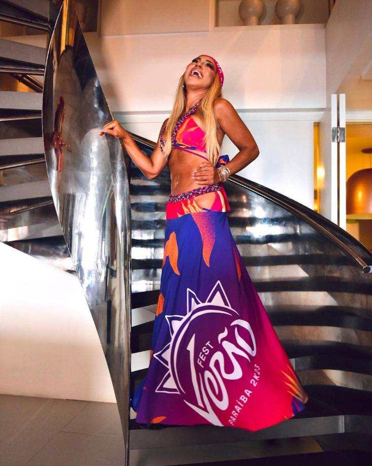 “Aquí no estoy hablando solo de bienes materiales, porque estos son fáciles de dar cuando tienes dinero, pero amor, cariño, atención, respeto...todo. Ella conocía mis debilidades, inseguridades, dolores, miedos y tenía mi amor incondicional”, culminó diciendo Iran Angelo.