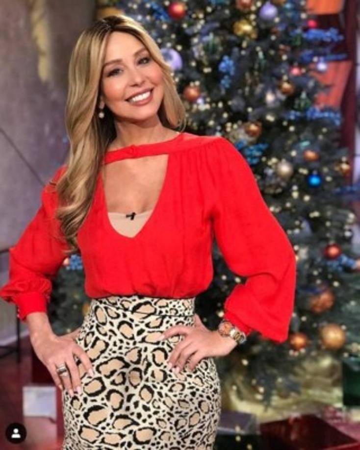 Dellanos es también un pianista y bailarín de ballet. Es autora de libros notables, que incluyen Éxito y Sé feliz: cosas que aprendí gracias a Dios, mi madre y la vida.