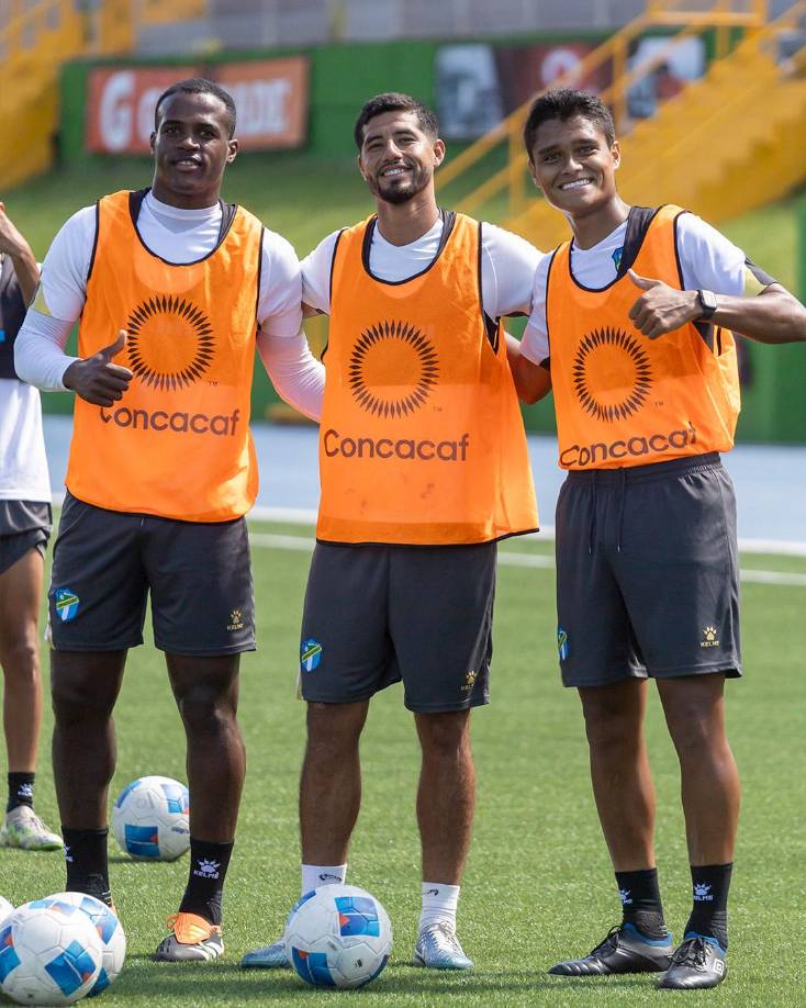 6) Comunicaciones (Guatemala); Los Cremas subieron un puesto a nivel general y siguen a buen ritmo con 1,110 puntos. A nivel de todos los clubes de Concacaf está en la posición 53°.