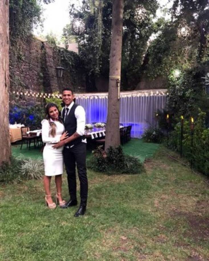 El Marathón mandó un mensaje de felicitación para la pareja. 'Enviamos nuestras felicitaciones a nuestro jugador Yaudel Lahera quien contrajó matrimonio con María José Macías. Felicidades a los esposos Lahera Macias'.