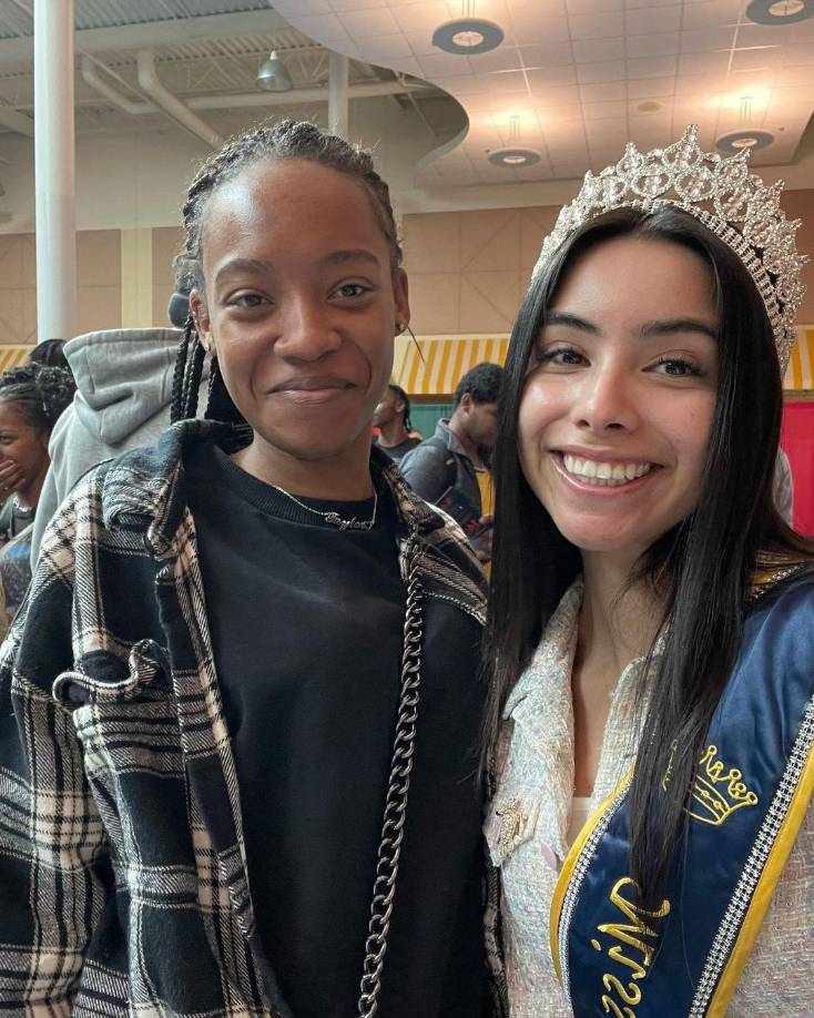 “Cuando nos quitan esos espacios, nos están quitando una voz adicional para nuestra comunidad en un espacio nacional y permitir que nos represente como un todo”, continuó Slaughter.