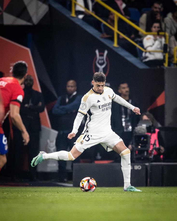 Fede Valverde - El uruguayo ya ha demostrado de lo que es capaz con la camiseta del Real Madrid por lo que es una pieza indiscutuble en el conjunto blanco.