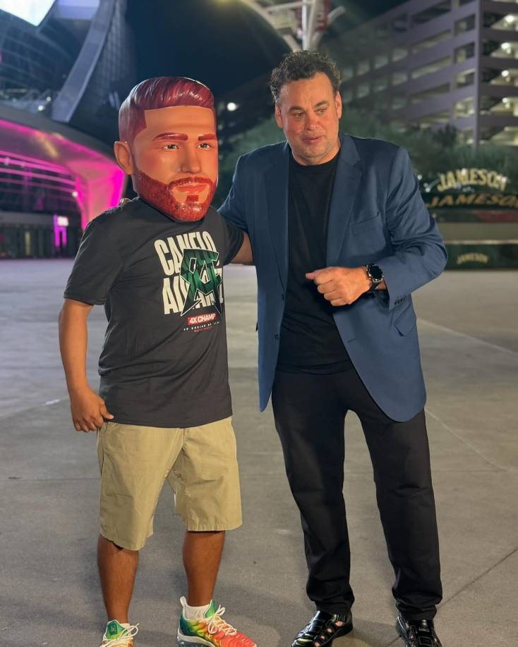 “Creo que la Concacaf no debería permitir que Javier Aguirre esté el martes en la banca. Hay que investigar qué fue lo que sucedió en San Pedro Sula”, publicó.