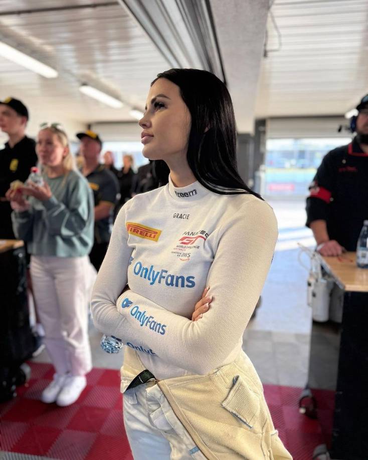 Después de retirarse del automovilismo a finales de 2017 debido a la falta de fondos, Gracie dio un giro radical en su carrera al sumergirse en la industria del entretenimiento para adultos a través de OnlyFans.