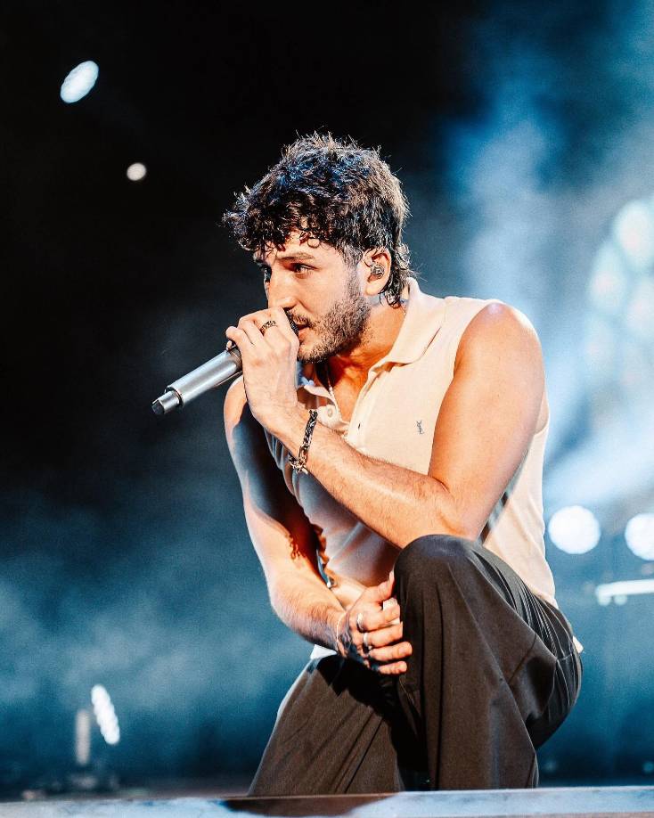 “Doy muchísimas gracias como colombiano y latino por tener una oportunidad como esta. Es muy loco que de entre las 50 millones de personas que son de Colombia yo haya tenido la suerte de ser parte de esta historia. Es una gran responsabilidad”, expresó el artista en entrevista con EFE.