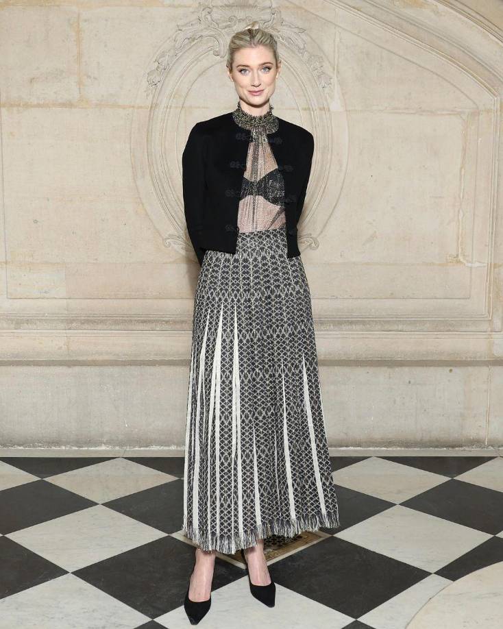 La actriz Elizabeth Debicki luce un conjunto de Dior.