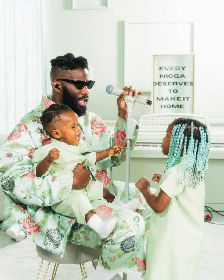 El rapero Tobe Nwigw ha cosechado exitos con su álbum “moMints’” lanasdo en 2022. Razón por la cuál entra en la terna de este 2023.