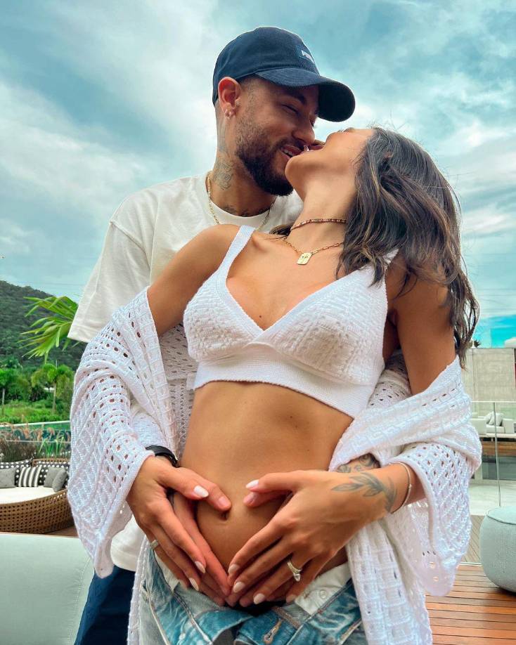 Neymar está esperando su segundo hijo y el primero con Bruna Biancardi. Solo faltaría un mes para el nacimiento de la bebé y es por ello que su novia decidió romper el silencio tras las filtraciones.