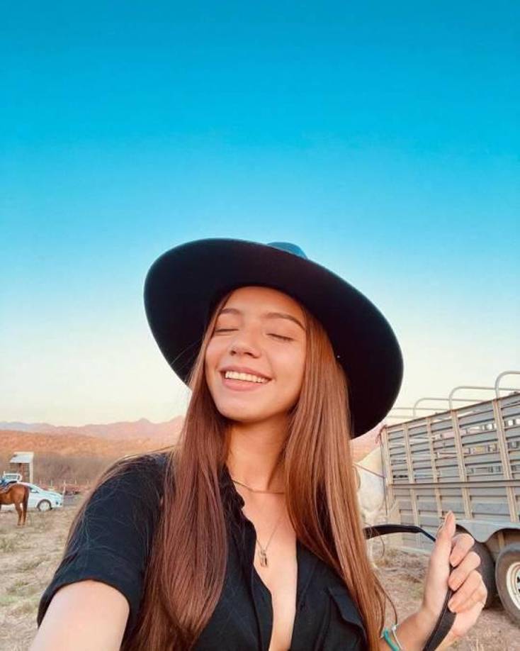 De acuerdo con reportes oficiales, el incidente ocurrió alrededor de las 05:30 horas.<b> María Fernanda</b> y otro acompañante cayeron al mar.