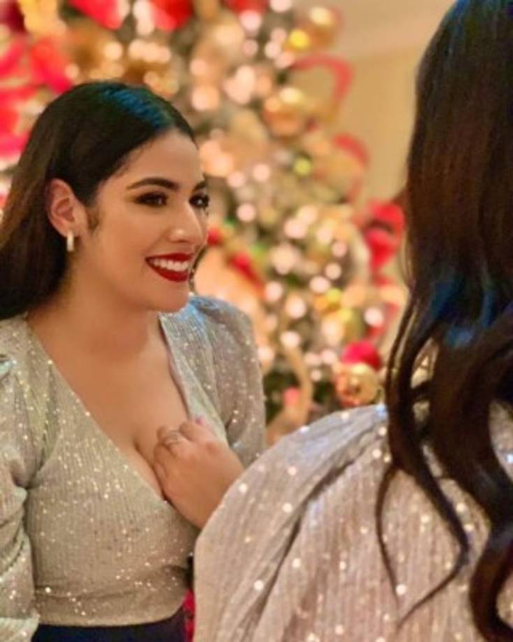 Sus postales navideñas han fascinado y han recibido más de 35 mil likes en Instagram.